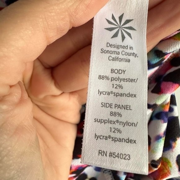 ATHLETA Multicolor High Rise Chaturanga Watercolor Ladies Capri Leggings, S - Picture 4 of 6